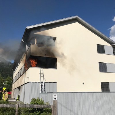 Einsatz 14-2020: f4 röthis badstraße xy - neuer wohnblock in vollbrand